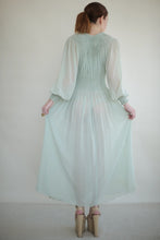 Load image into Gallery viewer, 1930&#39;s Mint Dressing Gown
